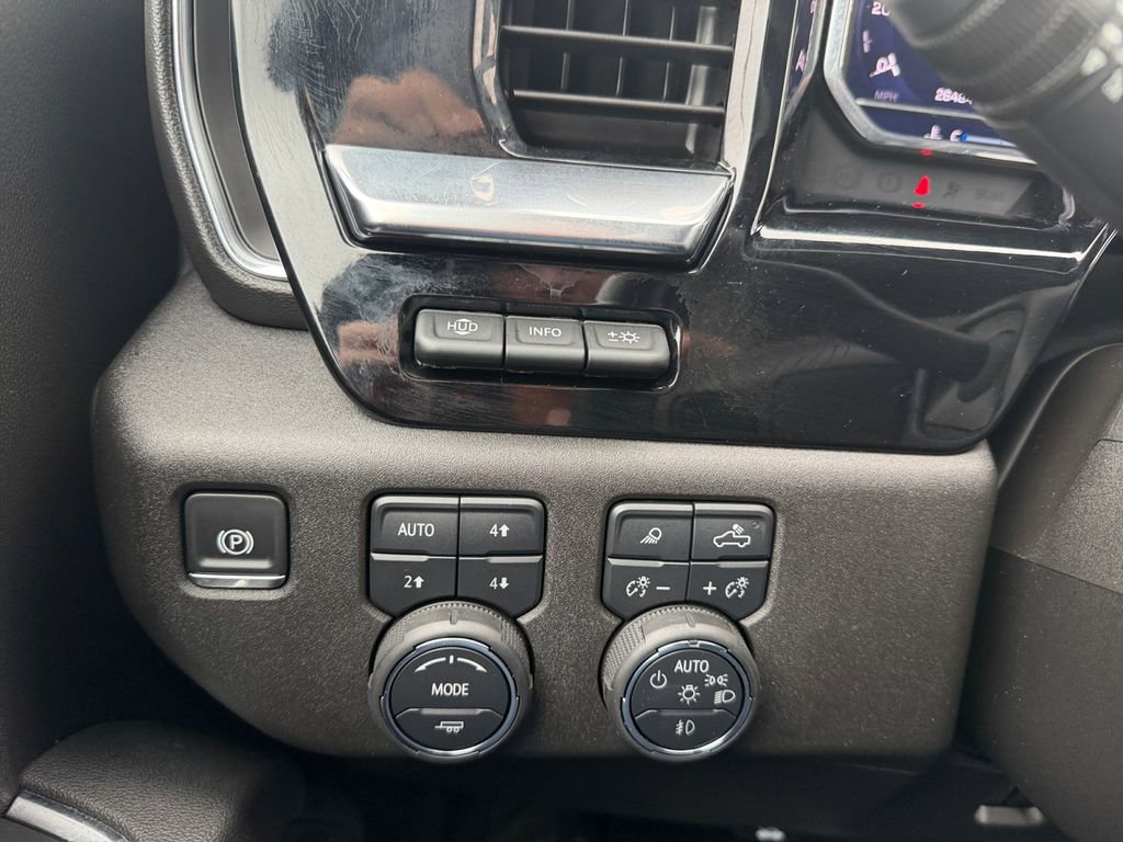 Used 2025 Chevrolet Silverado 2500 High Country w/ High Country Premium Package image 18