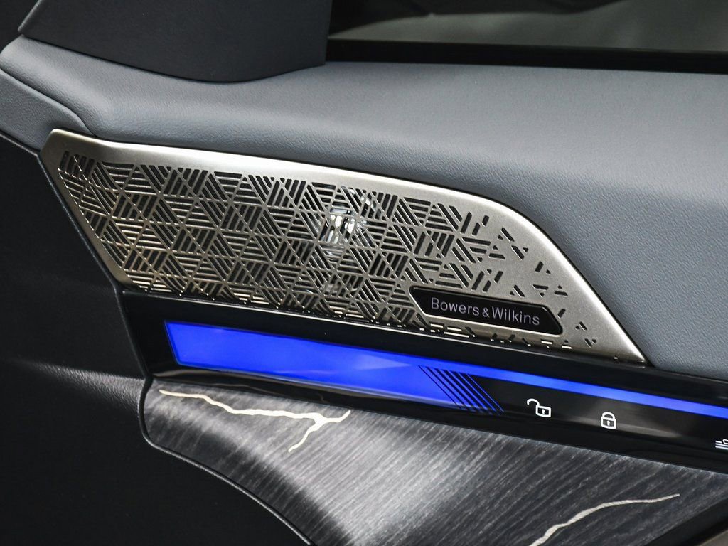 Used 2025 BMW i5 M60 w/ Executive Package image 21