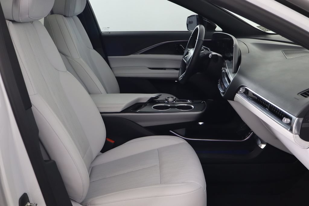 Used 2024 Cadillac Lyriq Luxury RWD image 18