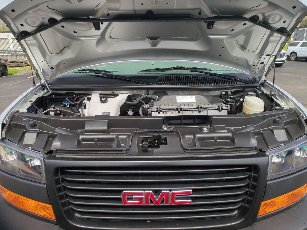 New 2026 GMC Savana 2500 RWD image 17
