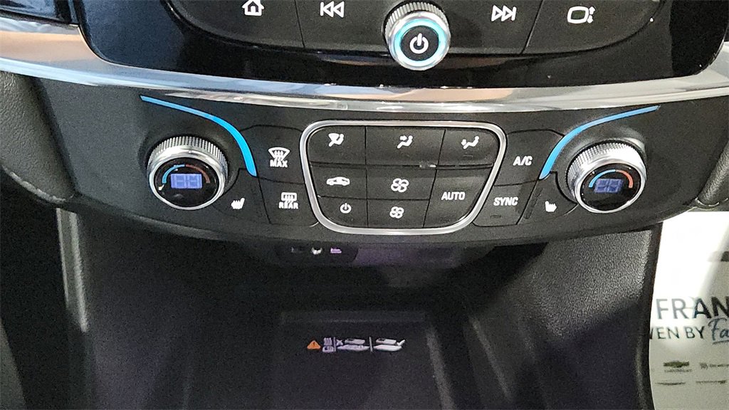 Used 2023 Chevrolet Traverse LT image 23