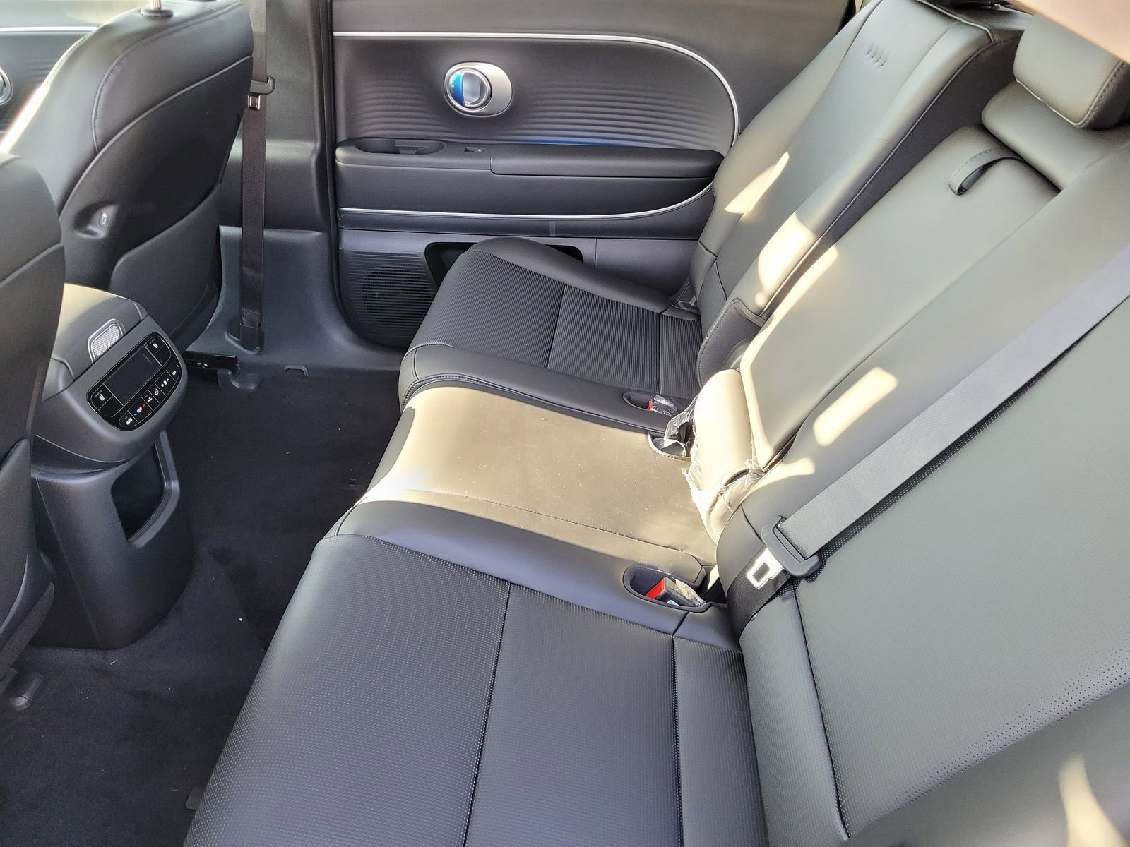 New 2026 Hyundai Ioniq 9 SEL image 8