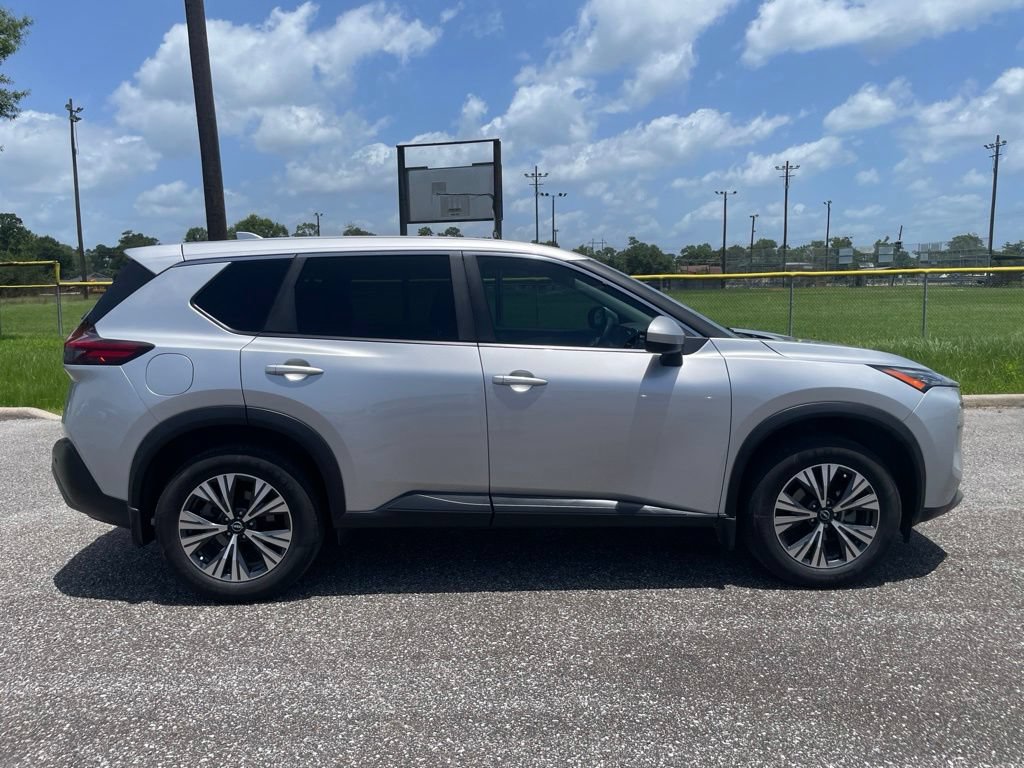 Used 2023 Nissan Rogue SV FWD image 9