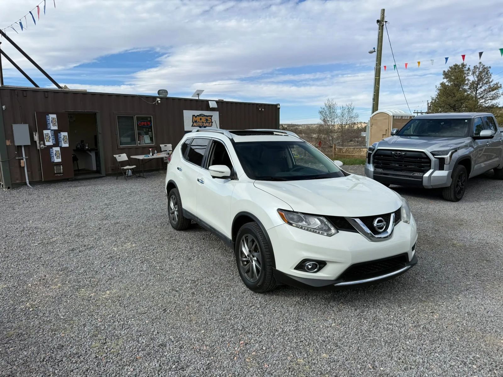 Used 2015 Nissan Rogue SL w/ SL Premium Package image 1