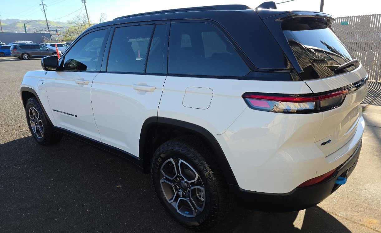 Used 2022 Jeep Grand Cherokee Trailhawk image 6