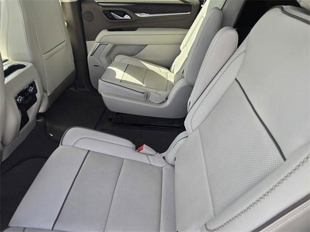 Used 2022 GMC Yukon XL Denali image 12