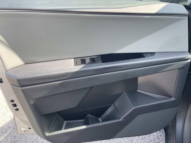 Used 2024 Tesla Cybertruck AWD Crew Cab image 26