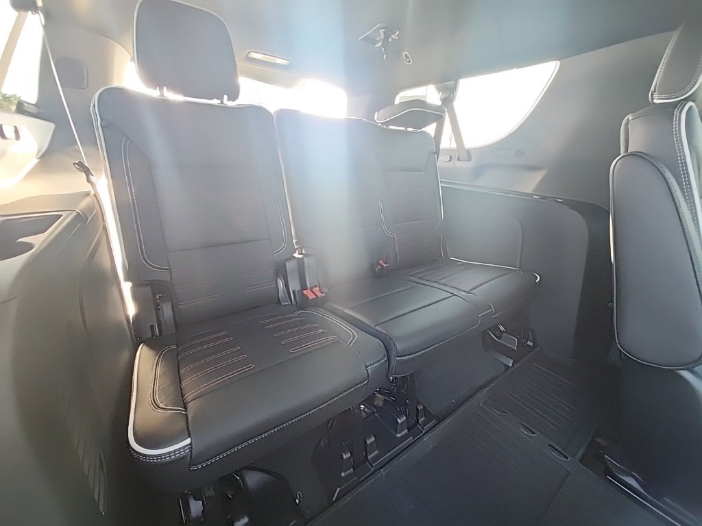 New 2026 GMC Yukon XL AT4 Ultimate w/ LPO, Floor Liner Package image 20