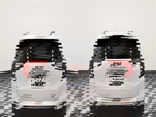 Used 2024 GMC Terrain SLT image 11