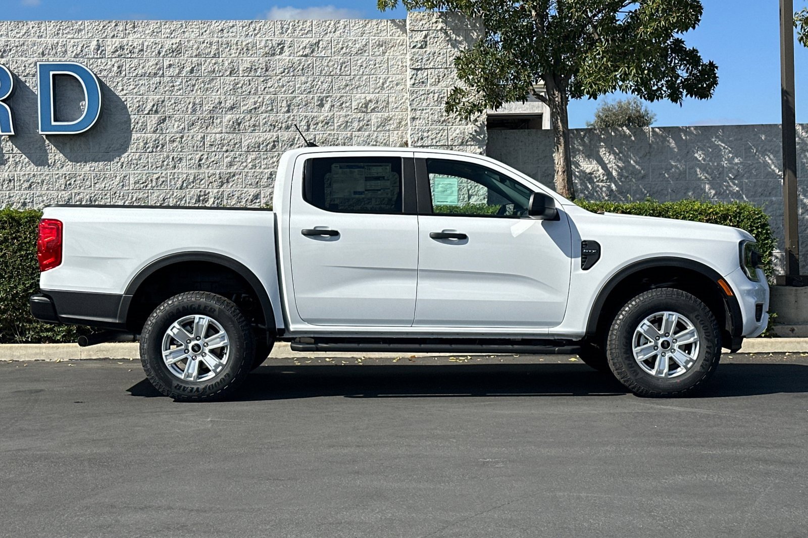 New 2025 Ford Ranger XL image 3