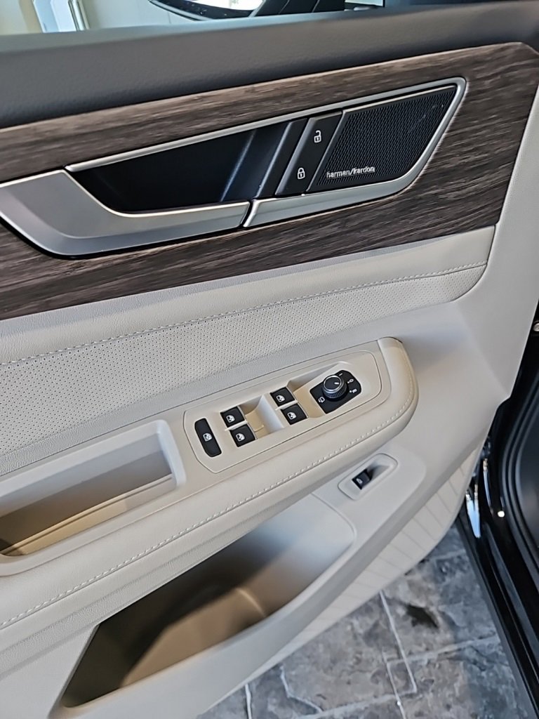 New 2026 Volkswagen Atlas SEL Premium R-Line image 28