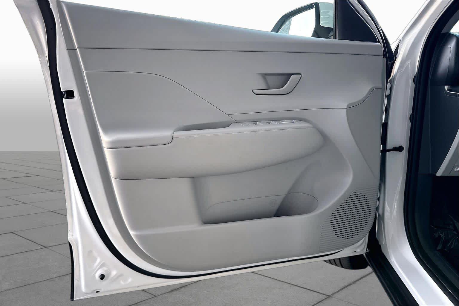 Used 2025 Hyundai Kona SEL AWD/4WD image 21