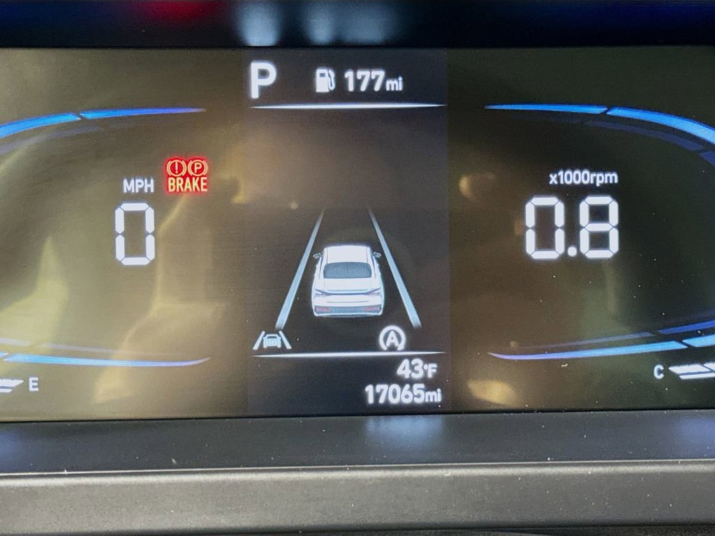 Used 2024 Hyundai Elantra SE image 27