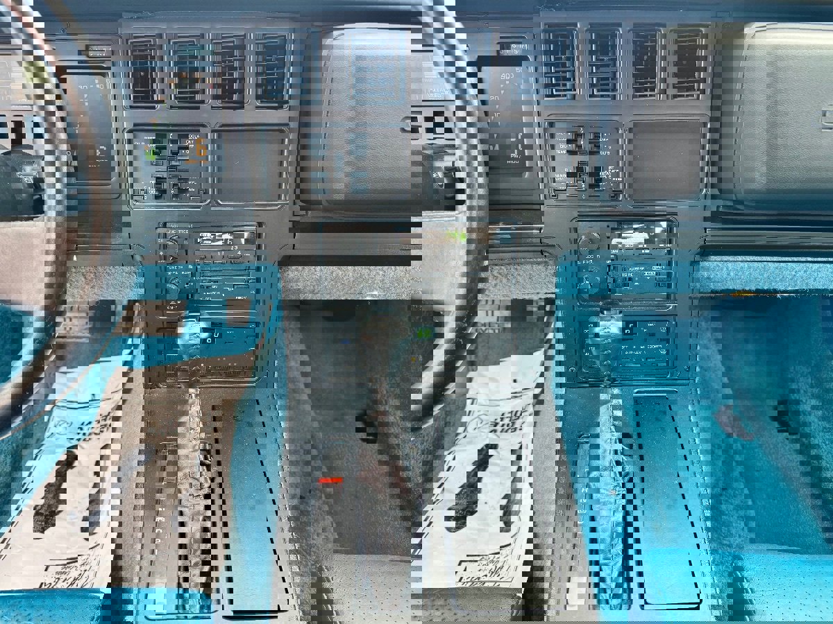 Used 1987 Chevrolet Corvette Convertible image 16