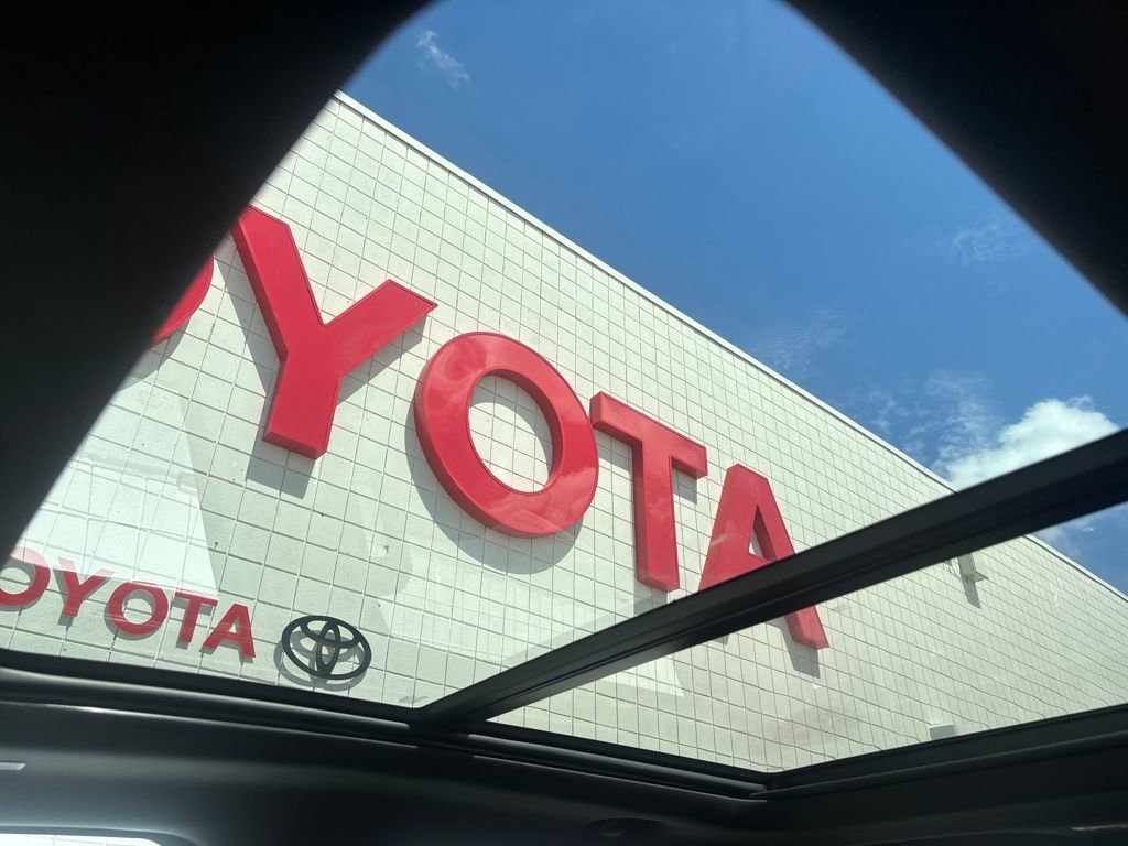 Used 2025 Toyota Tundra Limited image 19