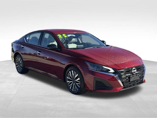 Used 2025 Nissan Altima 2.5 SV FWD image 7