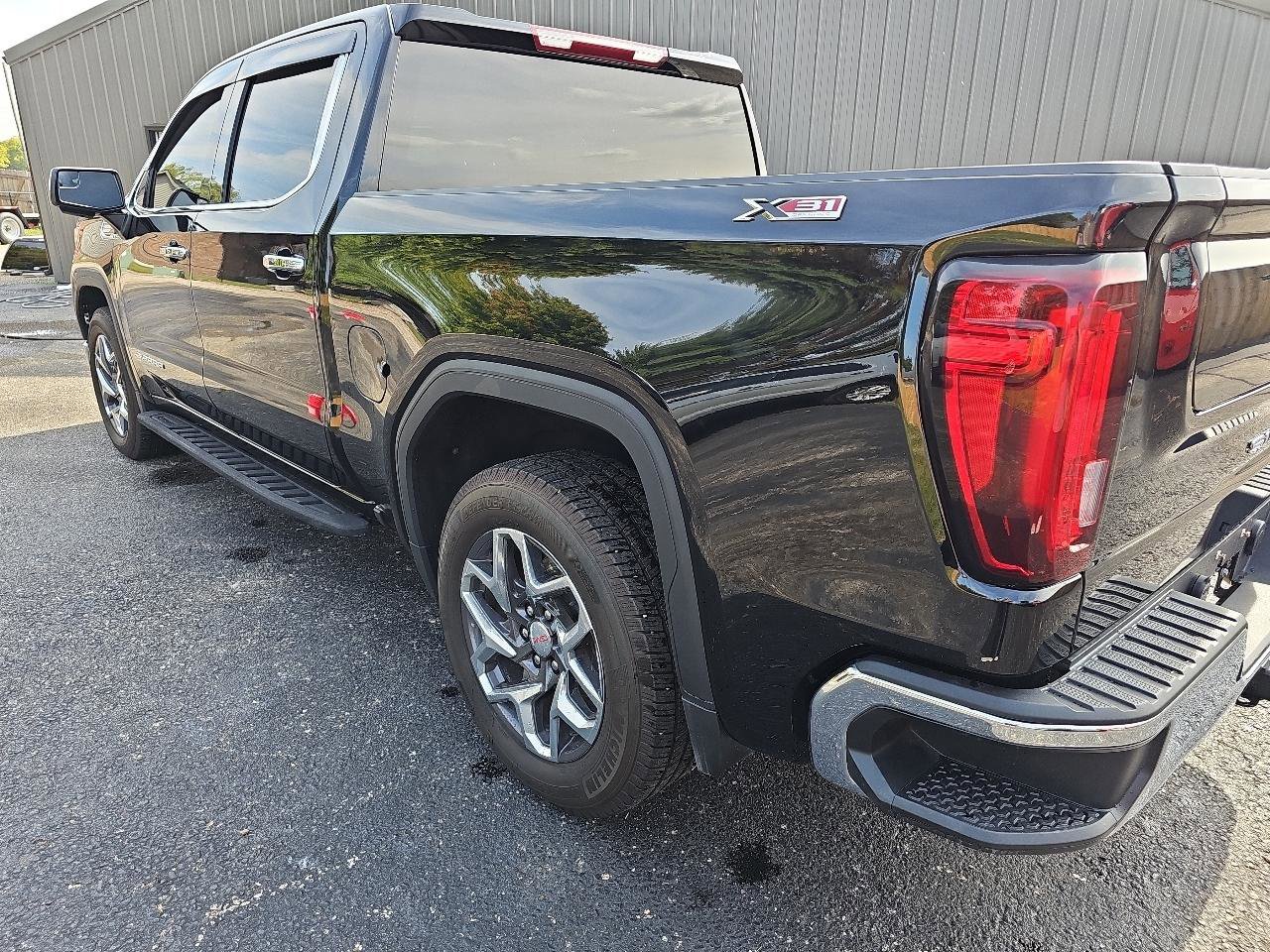 Used 2023 GMC Sierra 1500 SLT AWD/4WD image 20