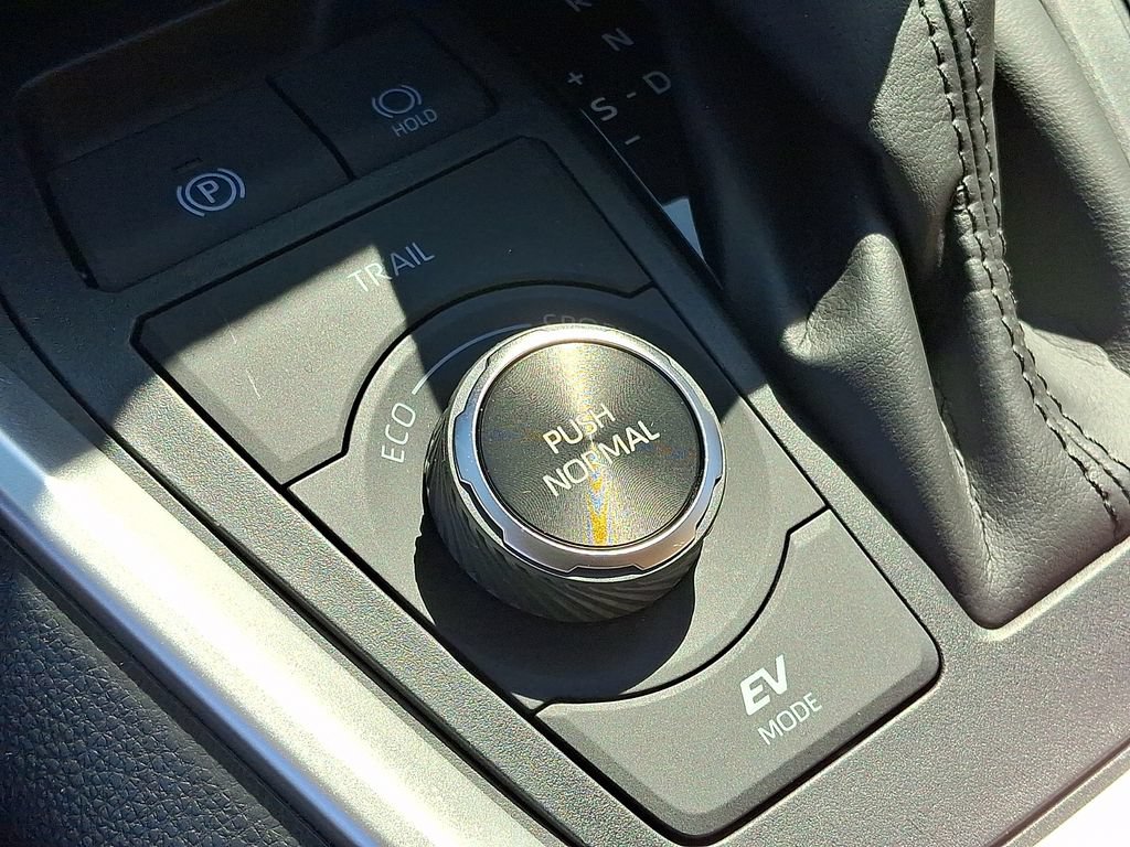 Certified 2023 Toyota RAV4 LE AWD/4WD image 26