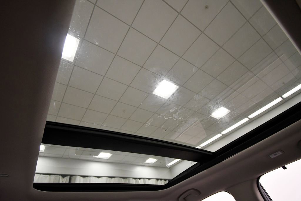 Used 2025 Honda Pilot Touring image 16