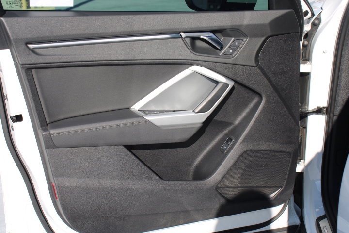 Used 2020 Audi Q3 2.0T Premium w/ Convenience Package image 10