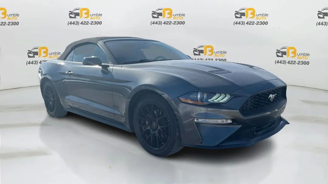 Used 2020 Ford Mustang Premium image 3