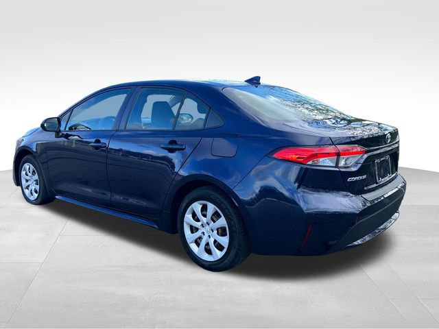 Used 2021 Toyota Corolla LE w/ Carpet Mat Package (TMS) FWD image 3
