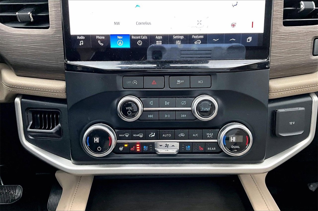 Used 2024 Ford Expedition Limited image 19