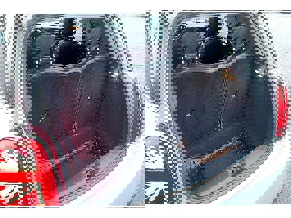 Used 2020 MINI Cooper 2-Door Hardtop image 11