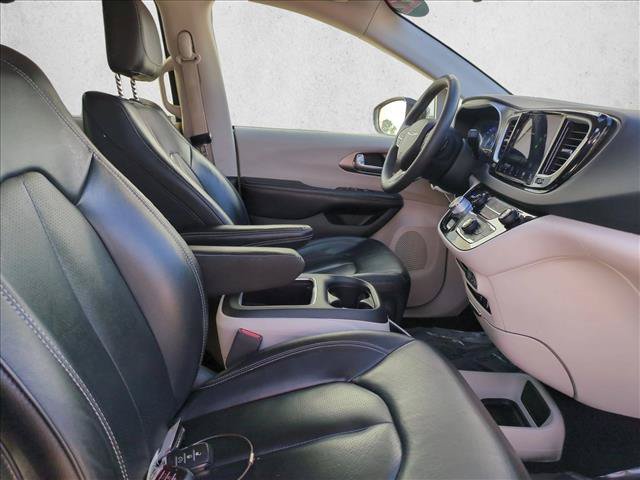 Used 2022 Chrysler Pacifica Touring-L FWD image 20