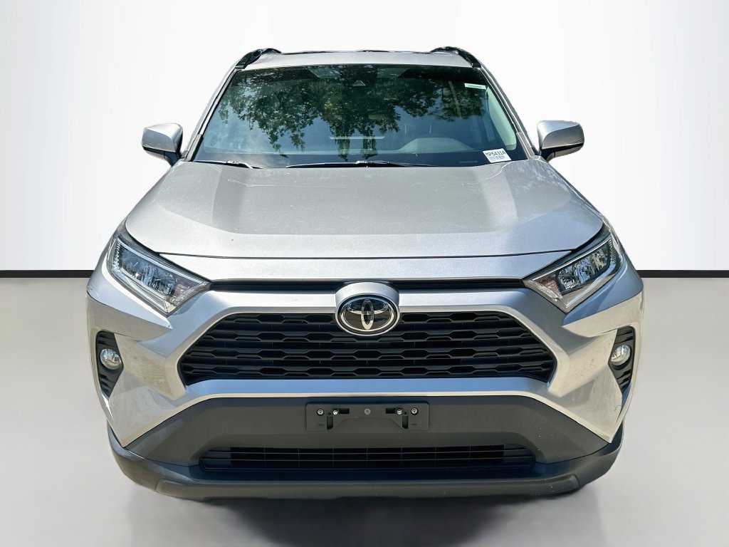 Used 2019 Toyota RAV4 XLE FWD image 2