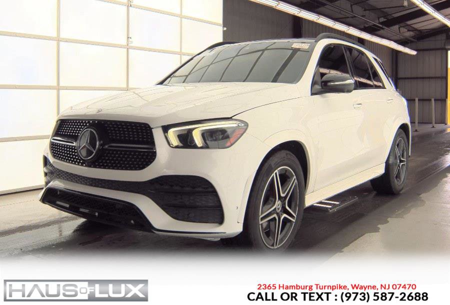 Used 2020 Mercedes-Benz GLE 350 4MATIC w/ AMG Line Exterior image 3