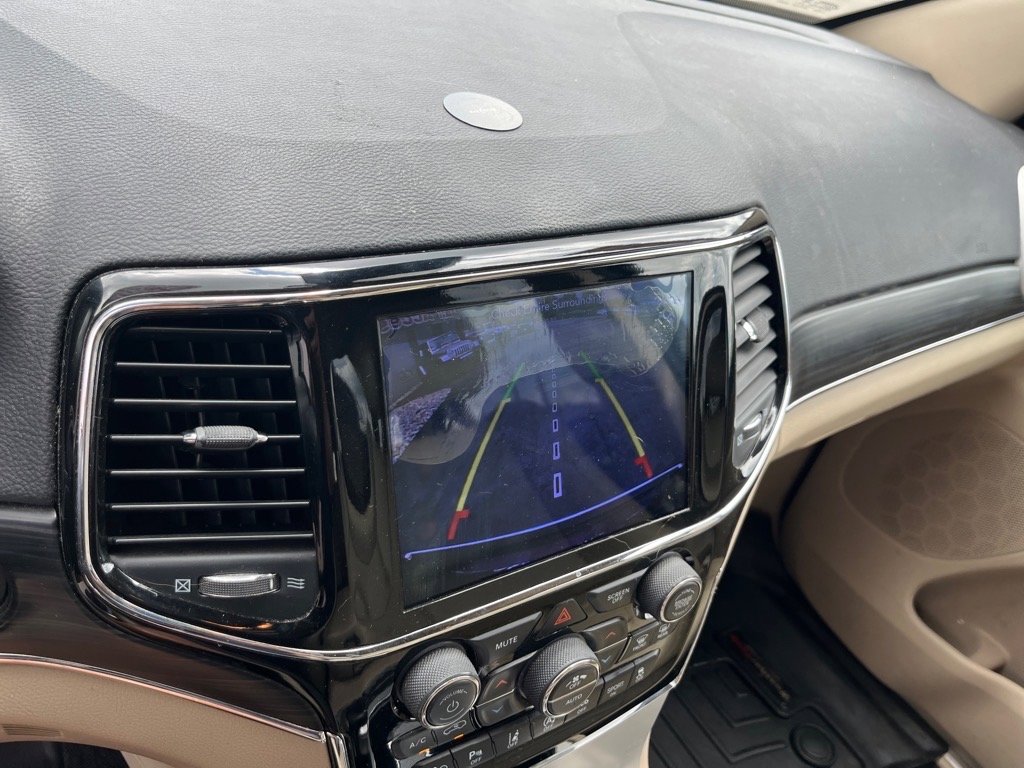 Used 2019 Jeep Grand Cherokee Limited image 16