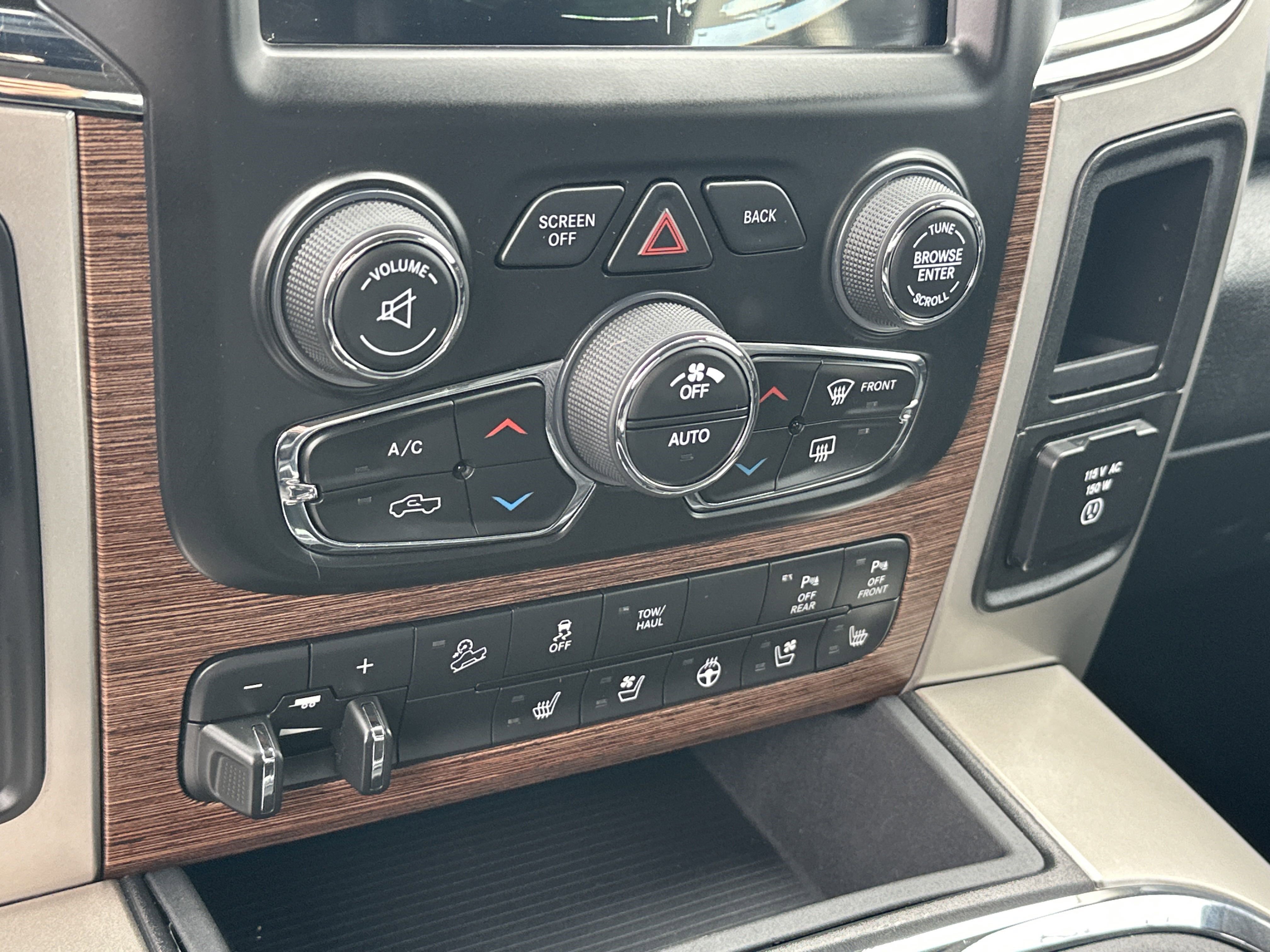 Used 2018 RAM 2500 Laramie w/ Off Road Package image 23