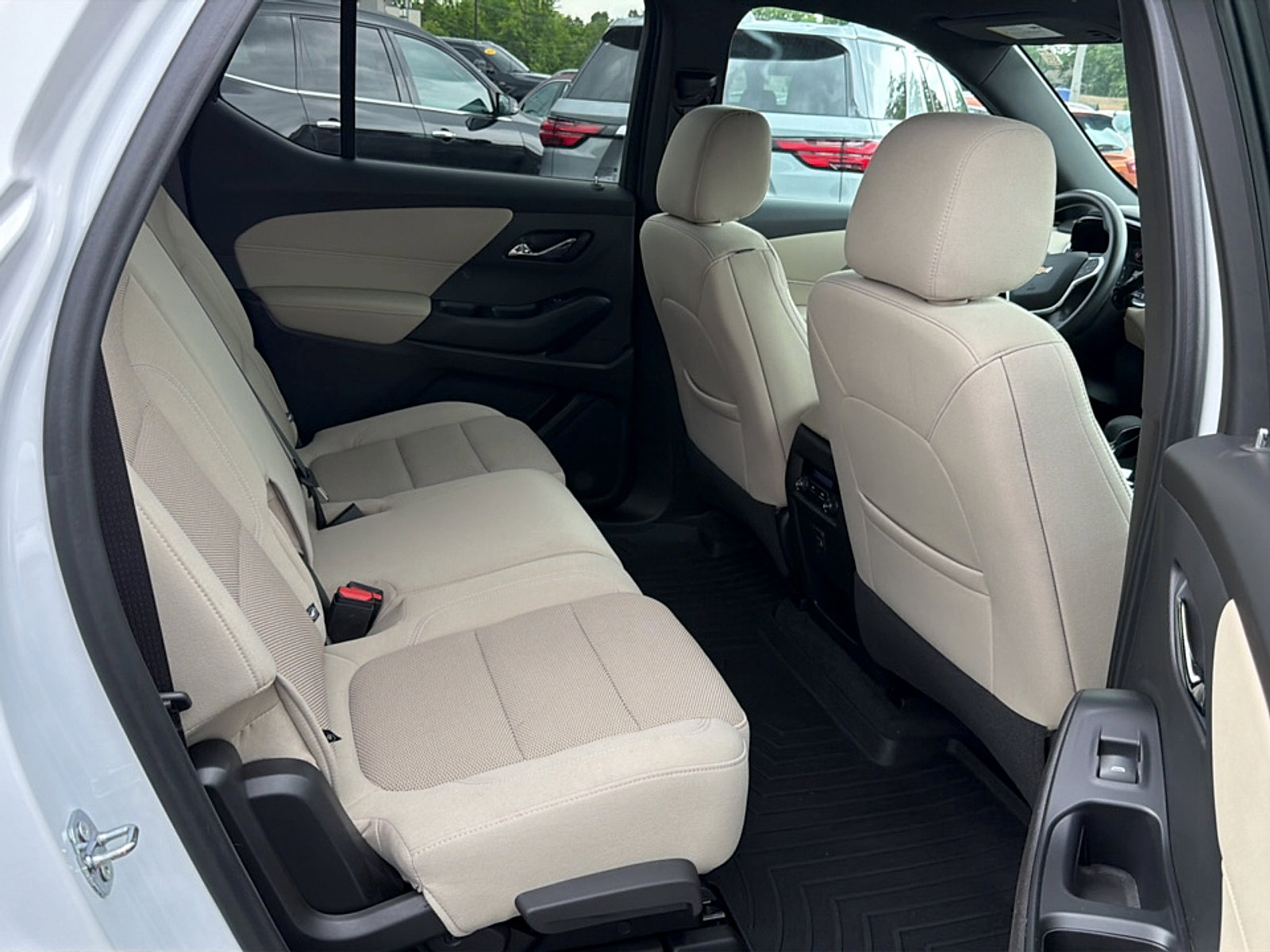 Used 2022 Chevrolet Traverse LS AWD/4WD image 12