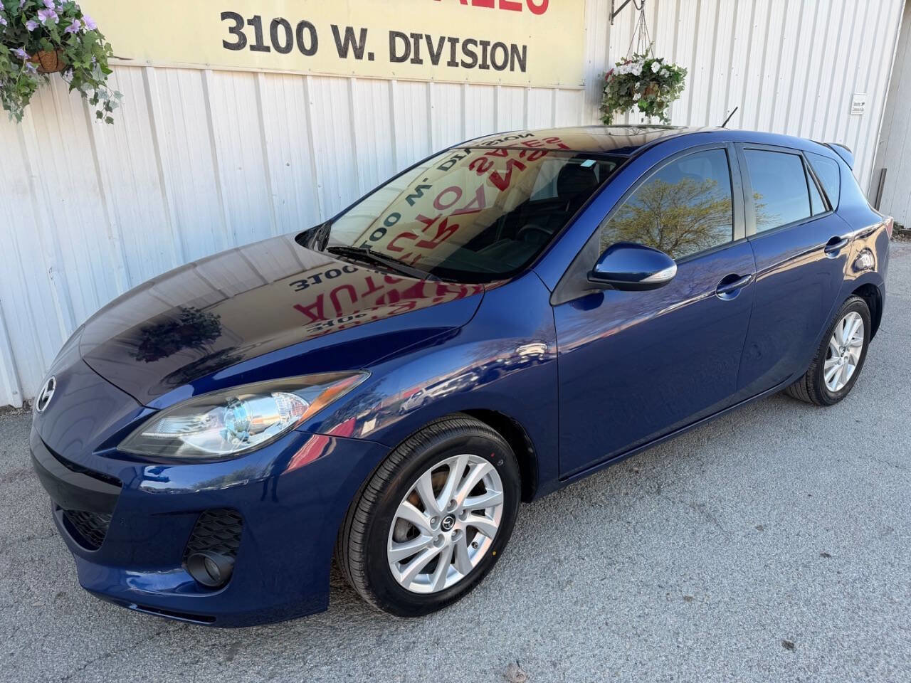 Used 2013 MAZDA MAZDA3 i Grand Touring w/ Tech Pkg image 3