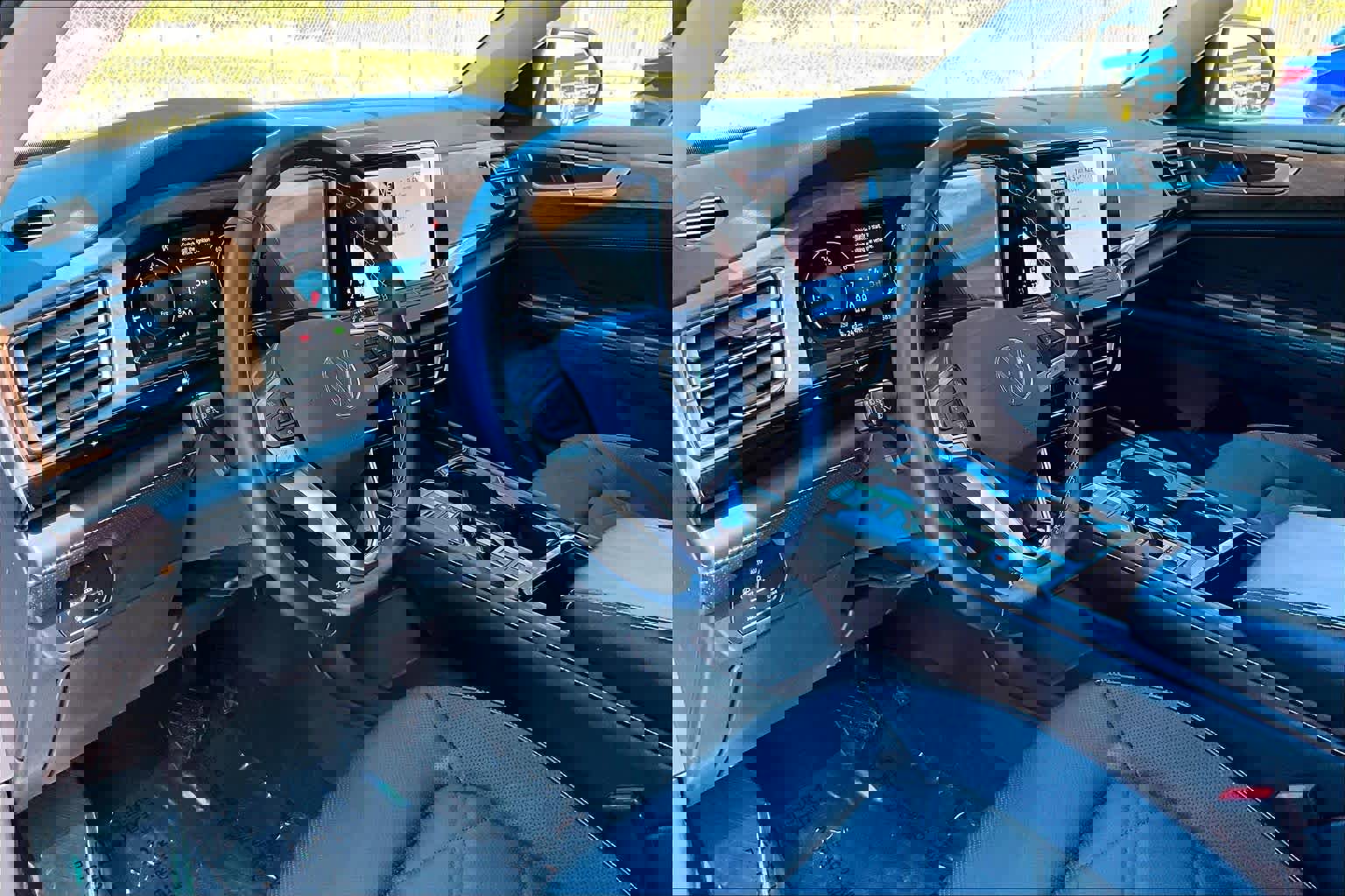 Used 2024 Volkswagen Atlas SE image 18