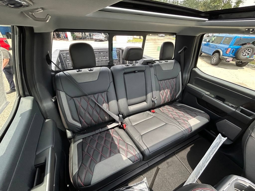 New 2026 Ford F250 Lariat w/ Black Appearance Package AWD/4WD image 34
