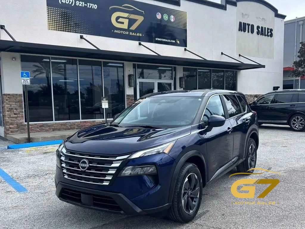 Used 2024 Nissan Rogue SV AWD/4WD image 1