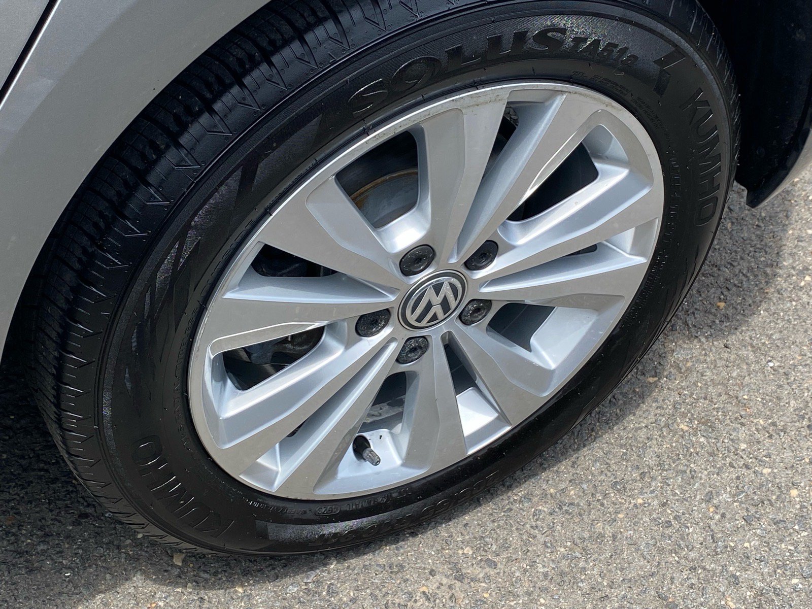 Used 2018 Volkswagen Golf SE FWD image 19
