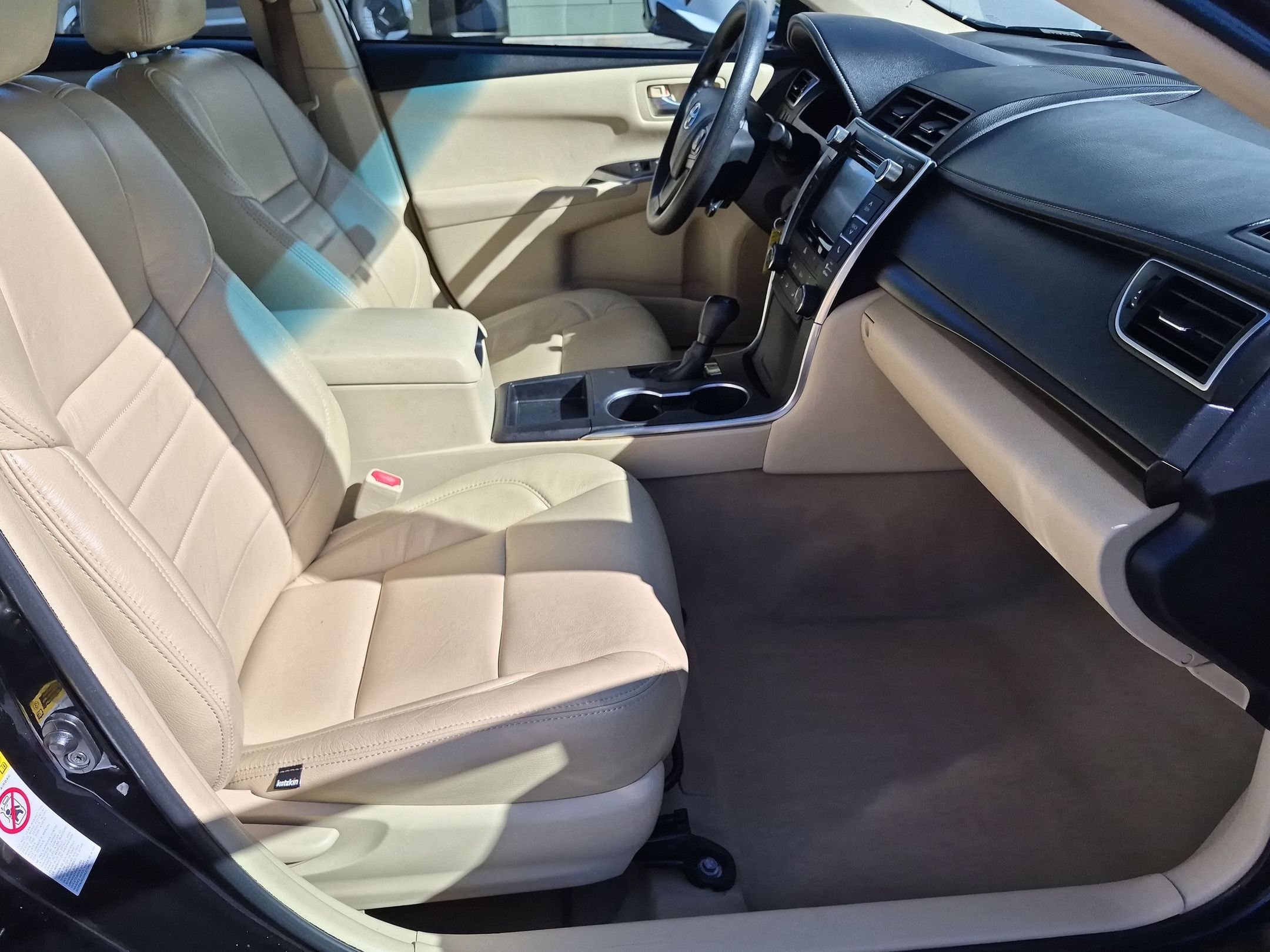 Used 2016 Toyota Camry LE FWD image 35