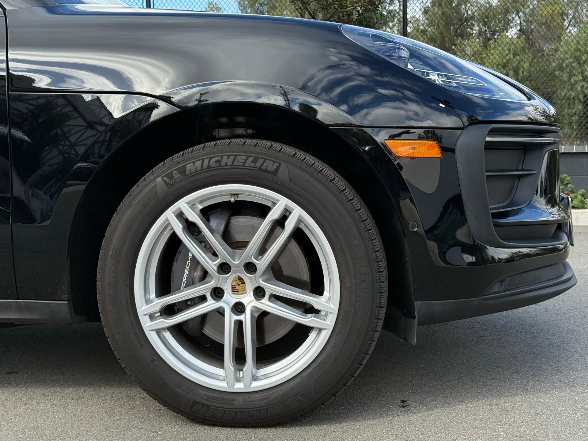 Certified 2024 Porsche Macan image 12