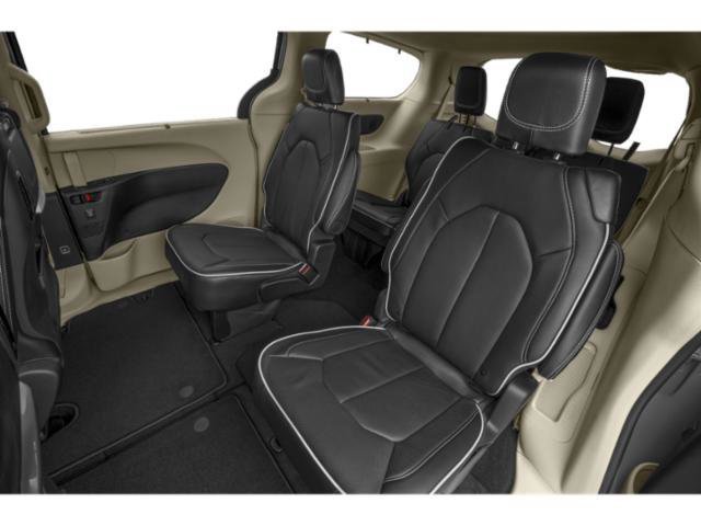 Used 2025 Chrysler Pacifica Limited FWD image 46