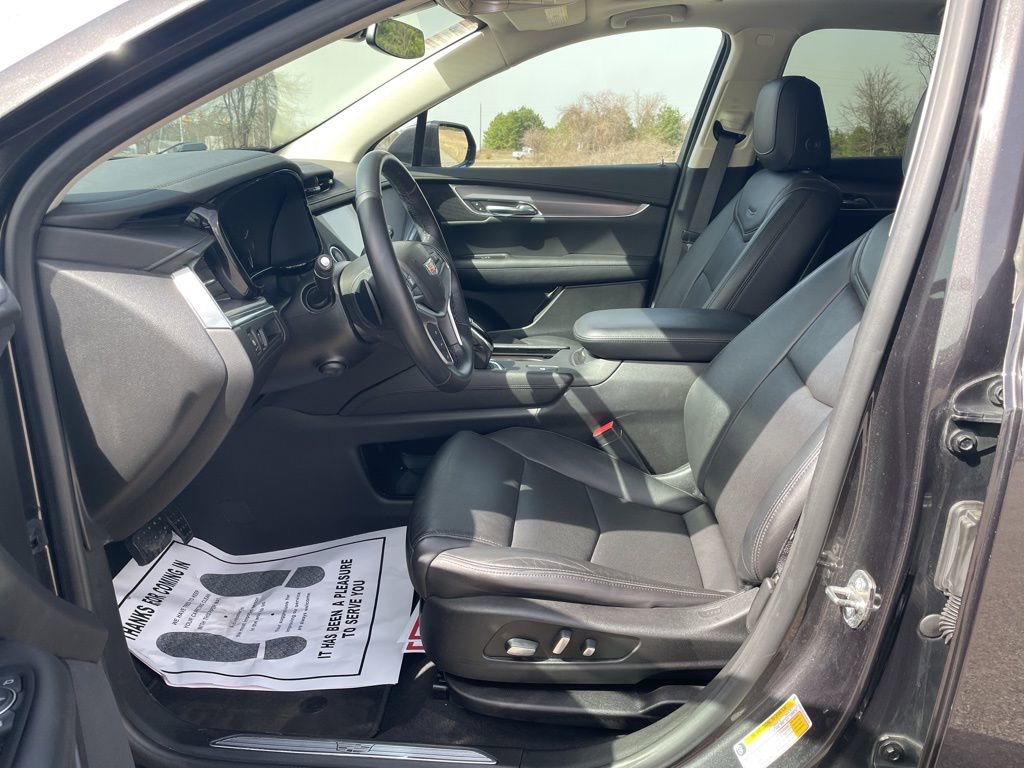 Used 2019 Cadillac XT5 Luxury w/ Advanced Security Package image 9
