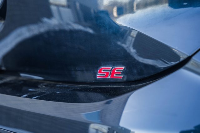 Used 2019 Toyota Corolla SE w/ SE Option Package image 10