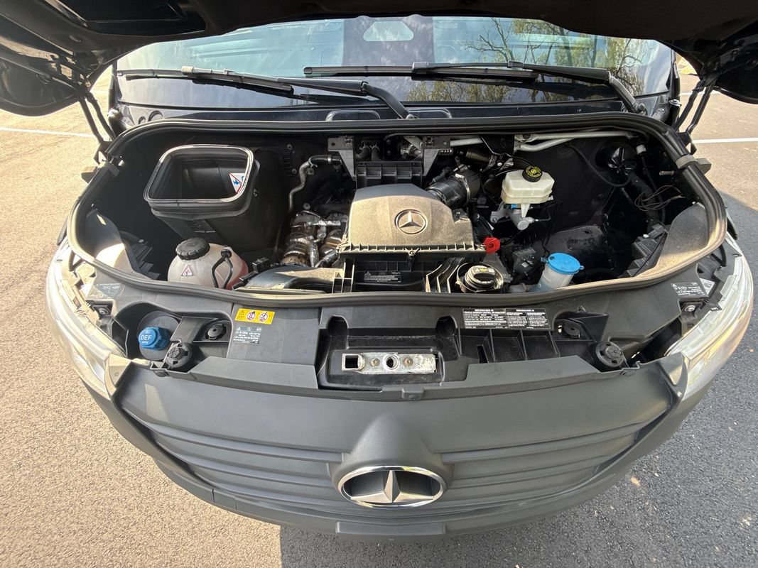 Used 2025 Mercedes-Benz Sprinter 2500 image 30