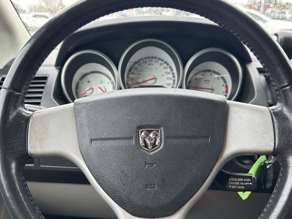 Used 2010 Dodge Grand Caravan Hero image 21