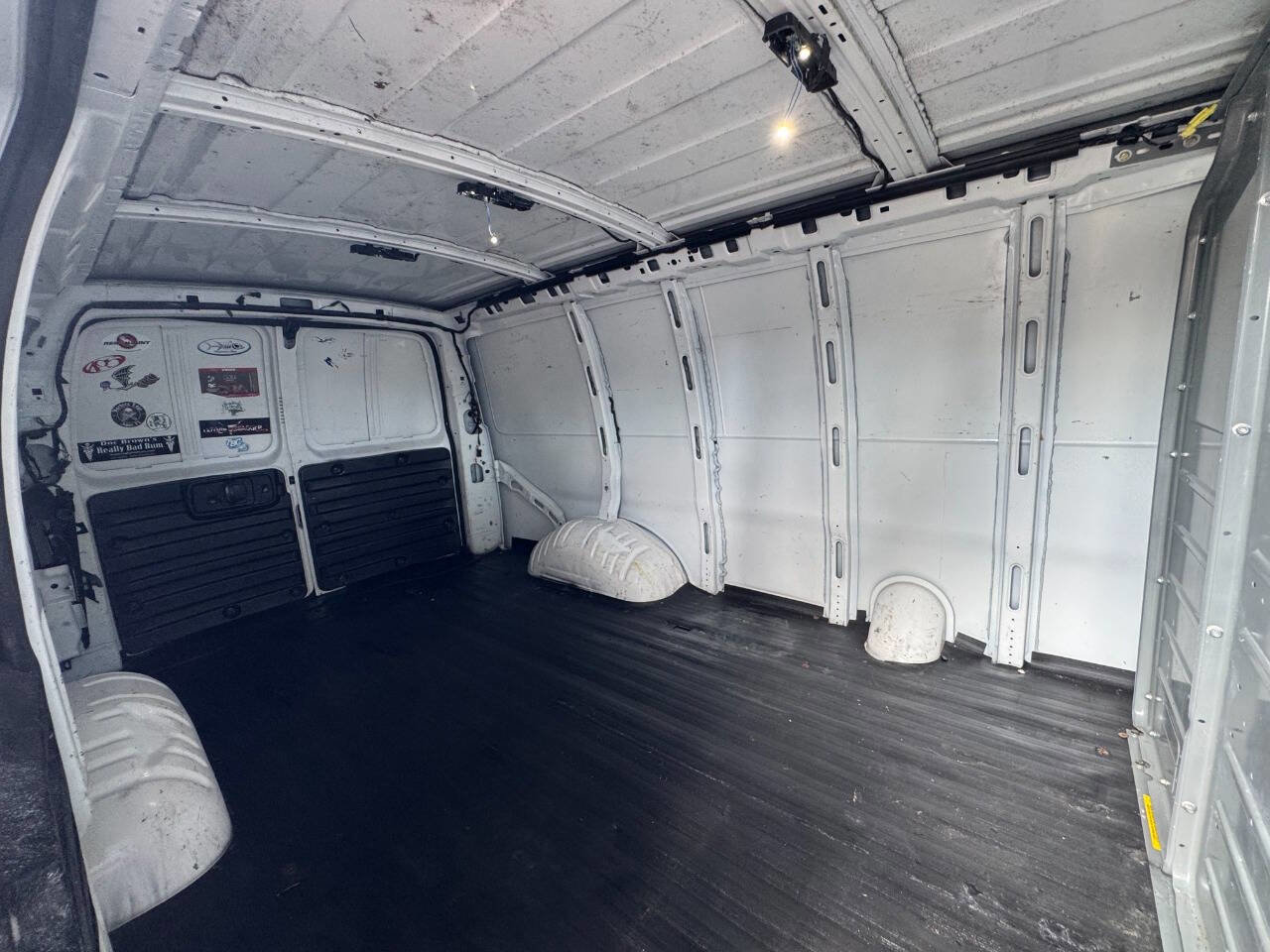 Used 2016 Chevrolet Express 2500 RWD image 14