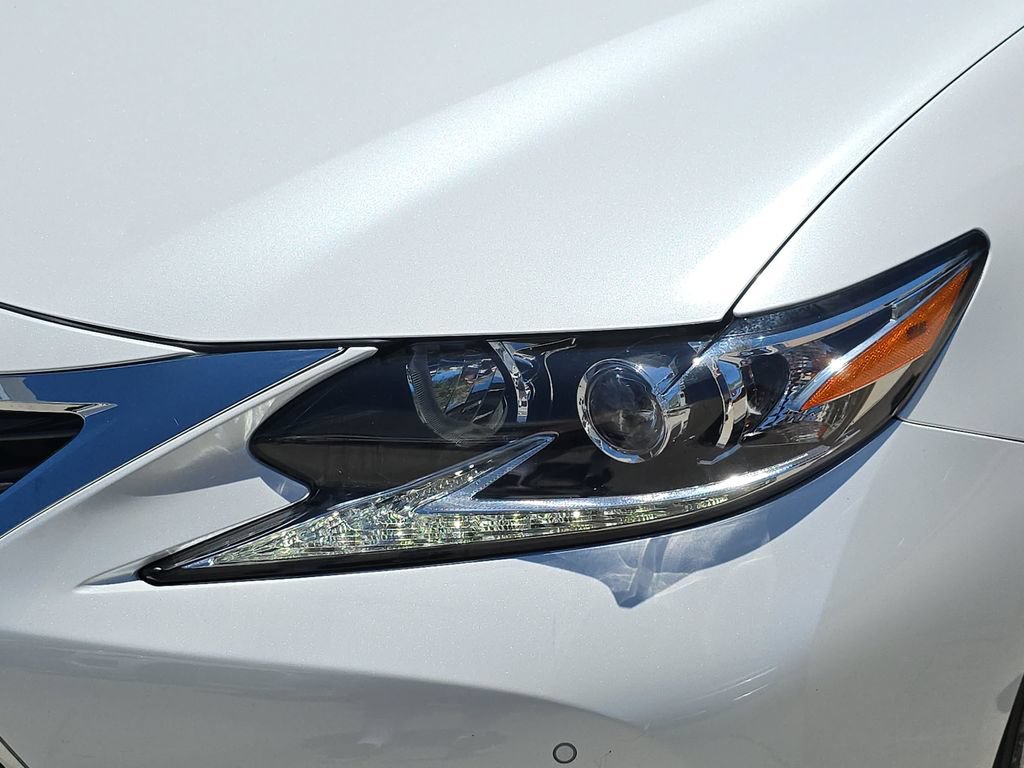 Used 2016 Lexus ES 300h w/ Navigation System Package FWD image 34