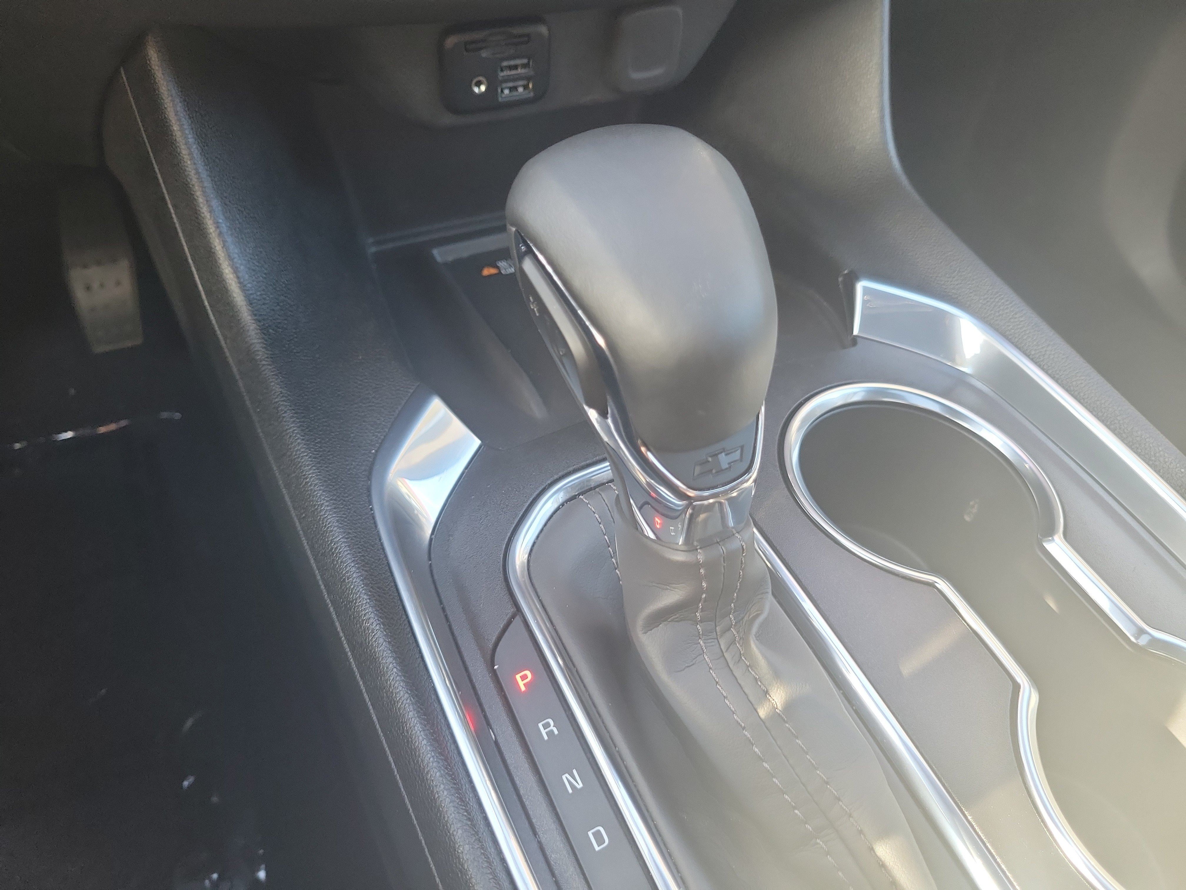 Used 2023 Chevrolet Traverse High Country FWD image 34