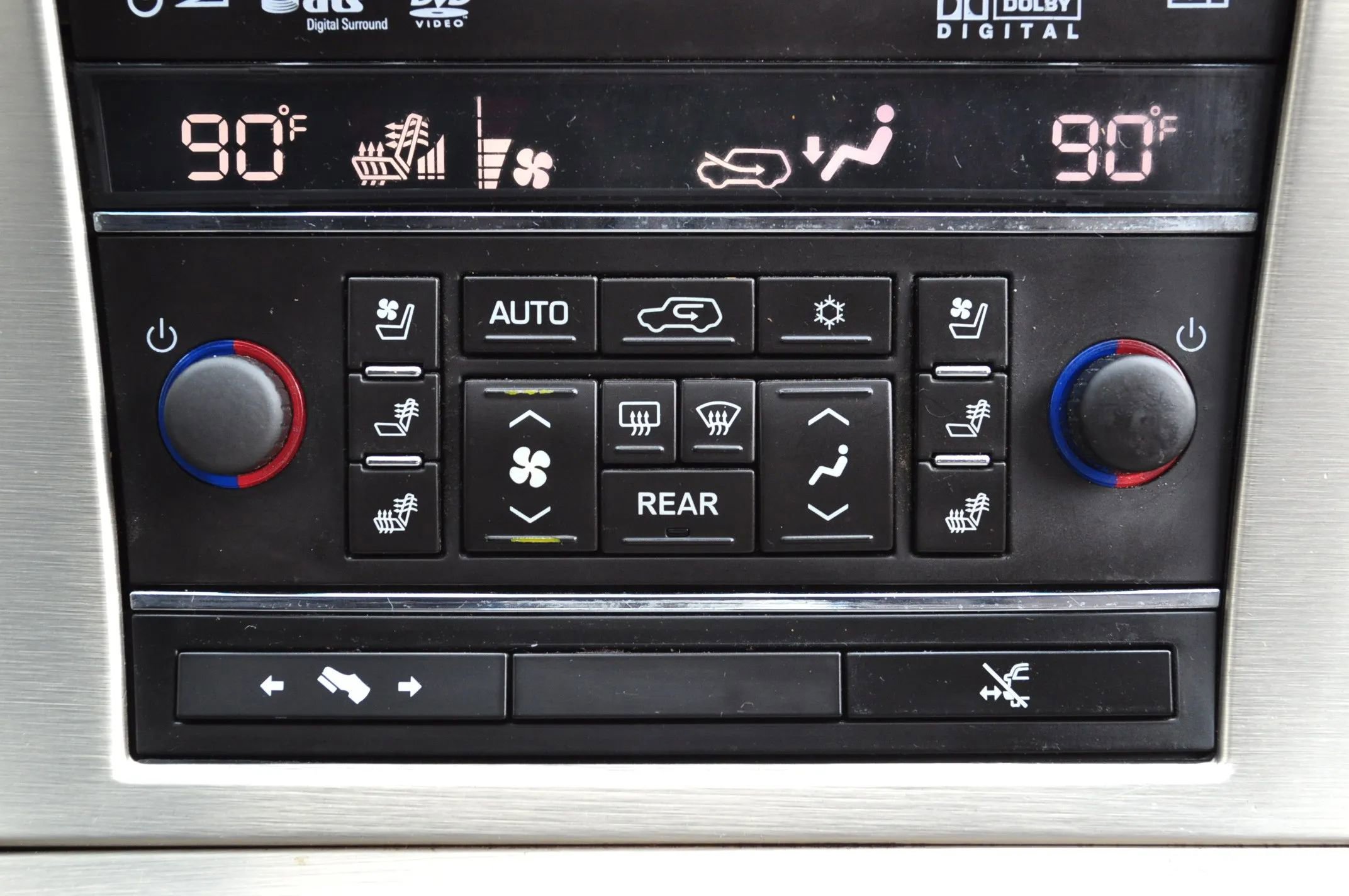 Used 2013 Cadillac Escalade Platinum image 23